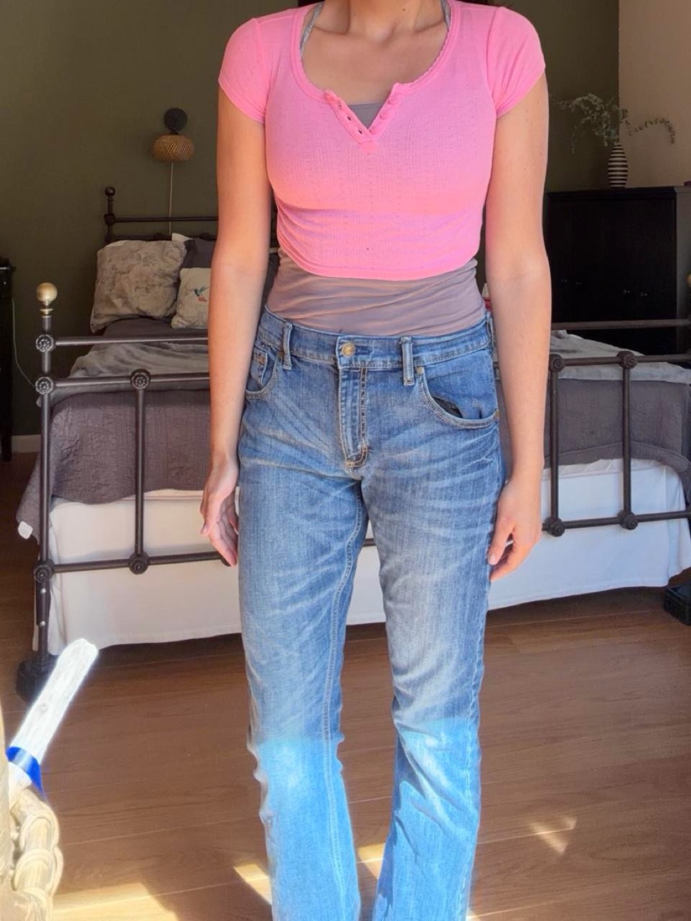 Pink cropped button eyelet baby t layering size xs